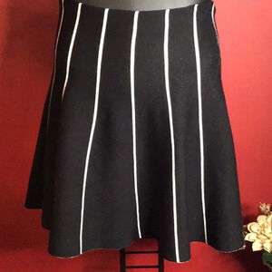 MAX EDITION SWEATER SKIRT SIZE M/L